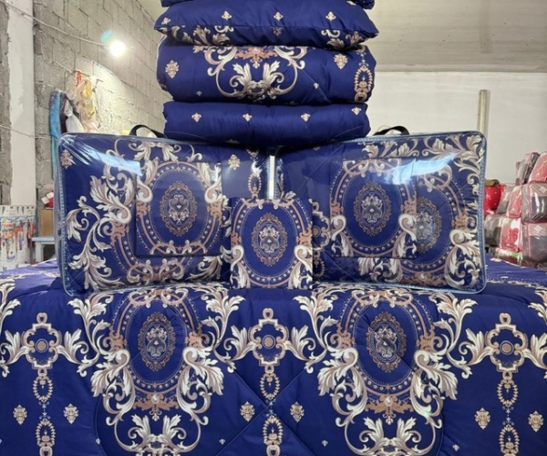 Комплект постельного белья с готовым одеялом, подушками и простыней (3)