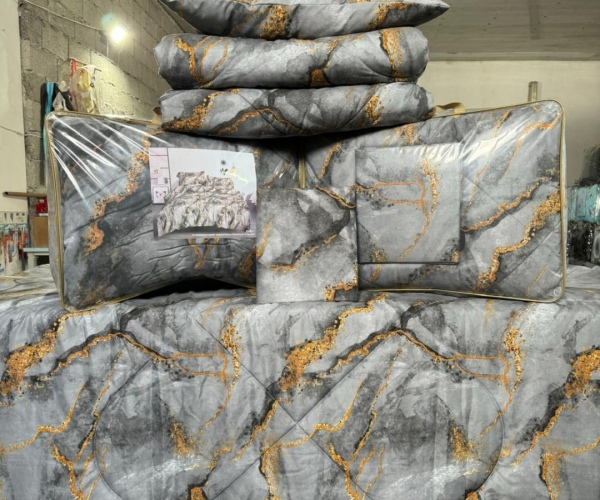 Комплект постельного белья с готовым одеялом, подушками и простыней (4)