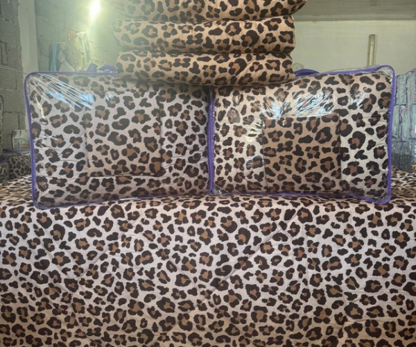 Комплект постельного белья с готовым одеялом, подушками и простыней (5)